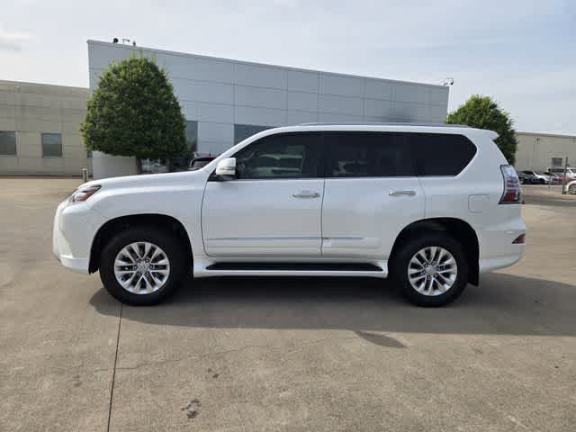 Thumbnail: 2018 Lexus GX - 3