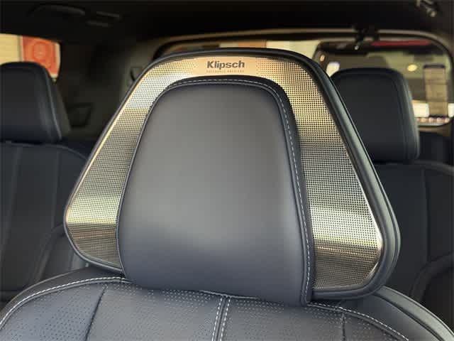 Thumbnail: 2026 INFINITI QX80 - 27