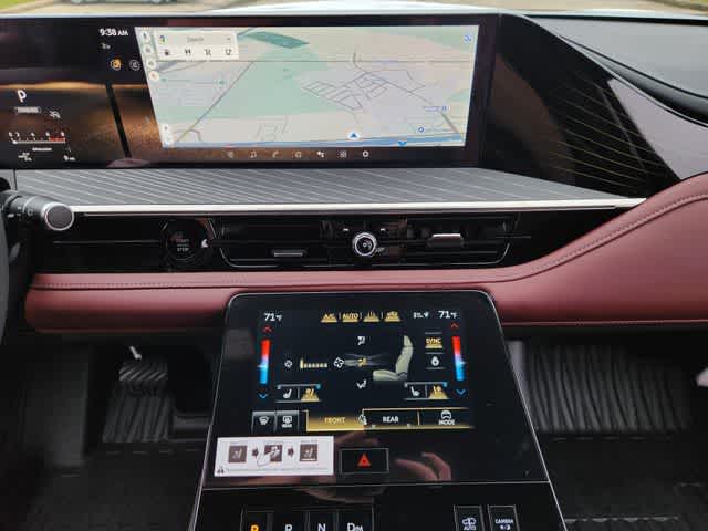 Thumbnail: 2026 INFINITI QX80 - 16