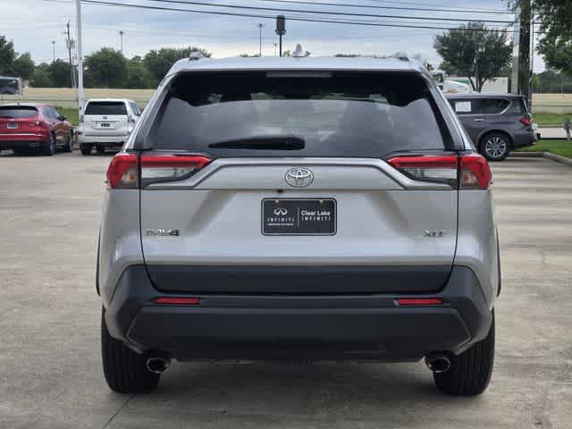 Thumbnail: 2021 Toyota RAV4 - 4