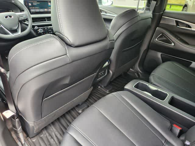 Thumbnail: 2027 INFINITI QX60 - 12