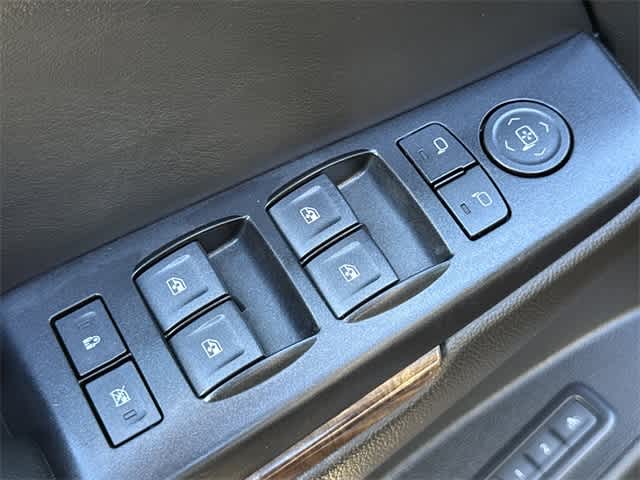 Thumbnail: 2017 Chevrolet Tahoe - 9