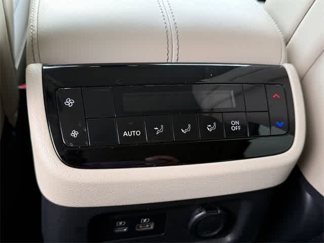 Thumbnail: 2022 INFINITI QX60 - 21