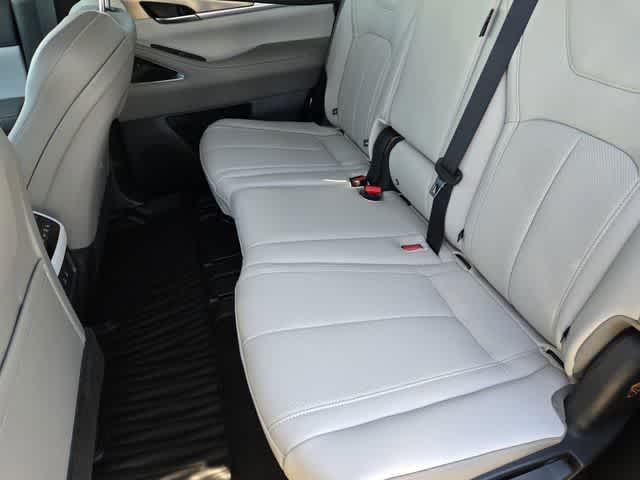 Thumbnail: 2026 INFINITI QX60 - 12