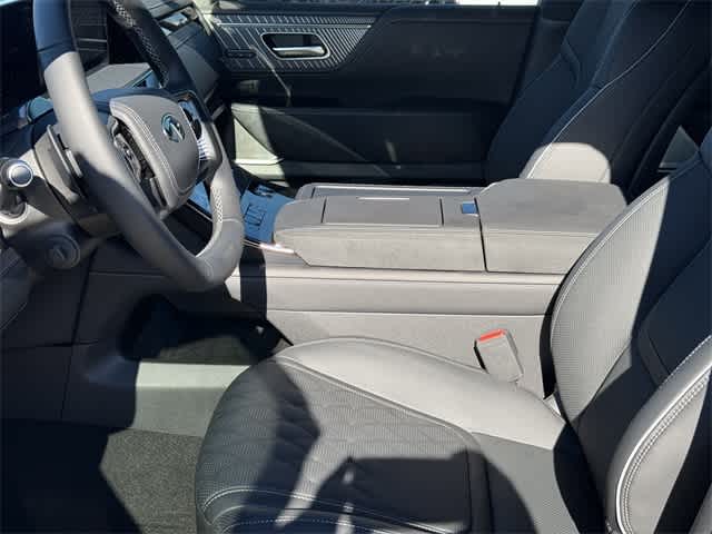 Thumbnail: 2026 INFINITI QX80 - 12