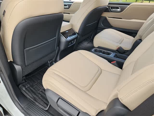 Thumbnail: 2026 INFINITI QX80 - 12