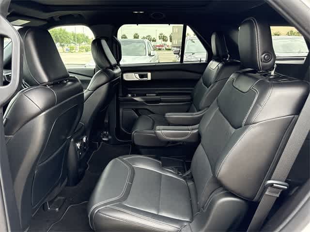 2020 Ford Explorer ST 12