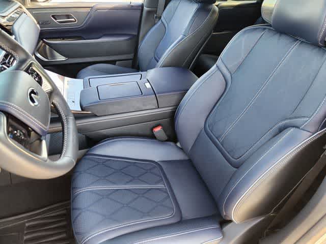 Thumbnail: 2026 INFINITI QX80 - 11