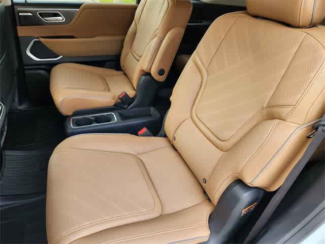 Thumbnail: 2026 INFINITI QX80 - 13