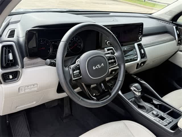 Thumbnail: 2022 Kia Sorento - 10