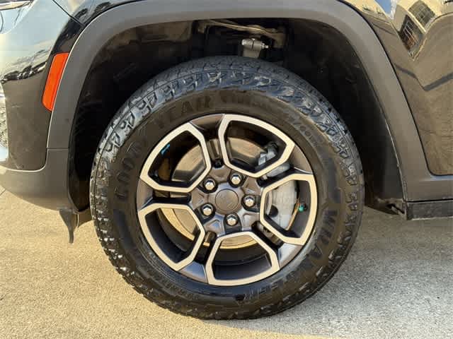 Thumbnail: 2023 Jeep Grand Cherokee - 7