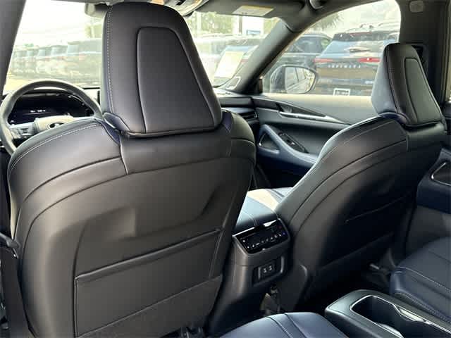 Thumbnail: 2026 INFINITI QX60 - 15