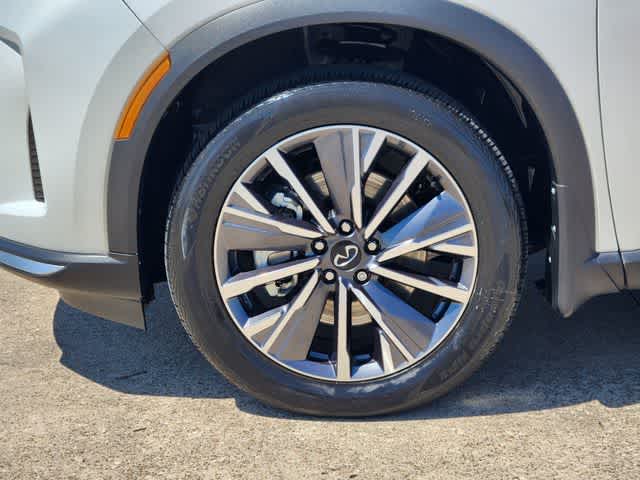 Thumbnail: 2026 INFINITI QX60 - 8