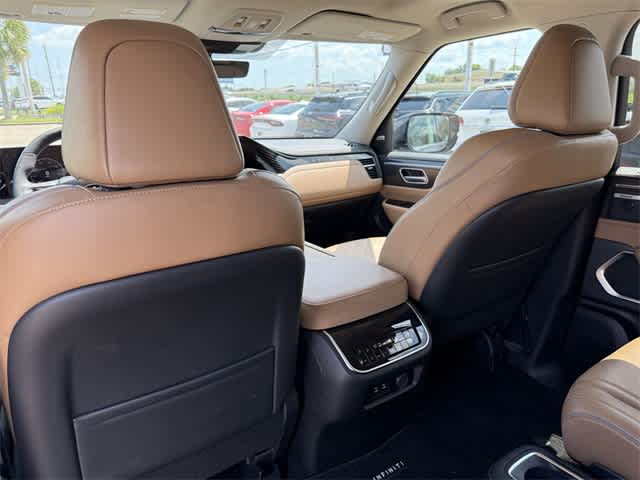 Thumbnail: 2025 INFINITI QX80 - 12