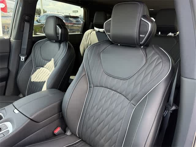 Thumbnail: 2026 INFINITI QX60 - 12