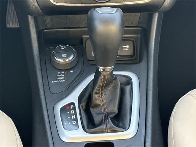 Thumbnail: 2016 Jeep Cherokee - 19