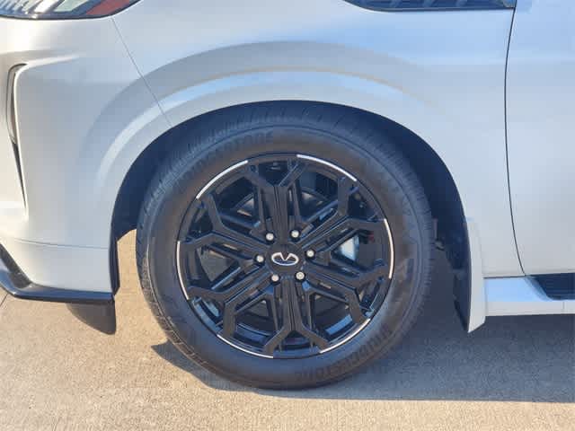 Thumbnail: 2026 INFINITI QX80 - 8