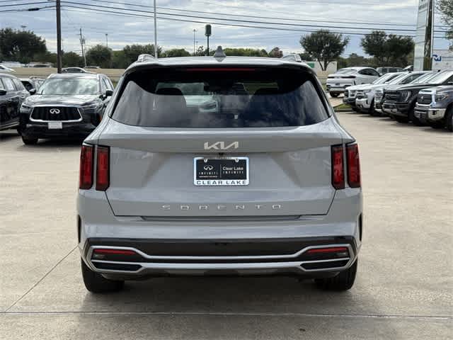 Thumbnail: 2022 Kia Sorento - 4