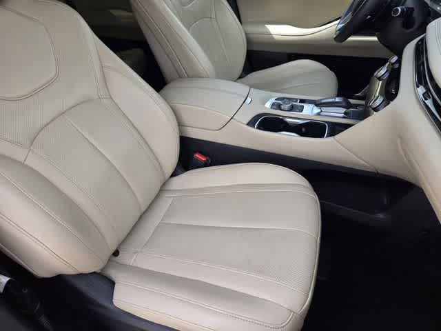 Thumbnail: 2023 INFINITI QX60 - 15