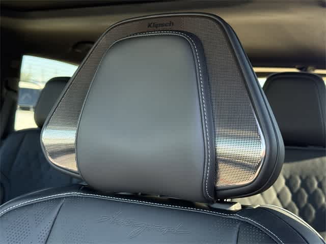 Thumbnail: 2026 INFINITI QX80 - 14