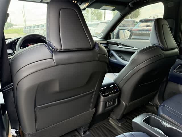 Thumbnail: 2026 INFINITI QX60 - 15