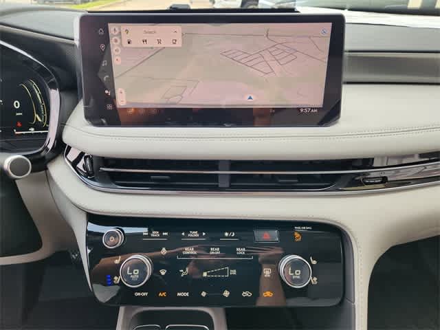 Thumbnail: 2026 INFINITI QX60 - 16