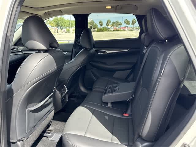 2022 INFINITI QX50 Luxe 13