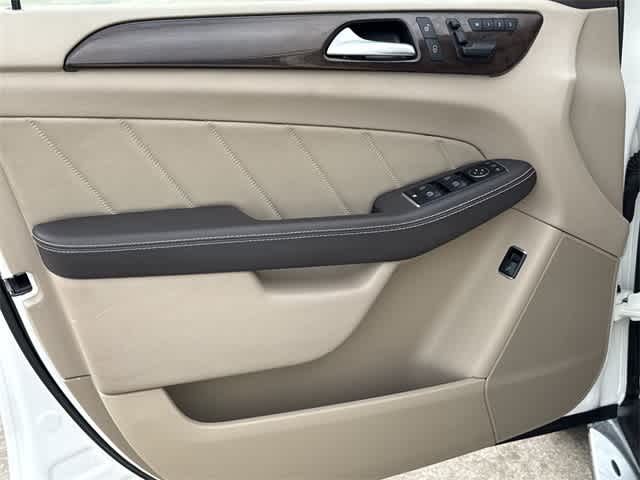 Thumbnail: 2016 Mercedes-Benz GL-Class - 6