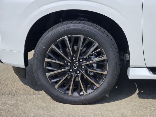 Thumbnail: 2026 INFINITI QX80 - 7