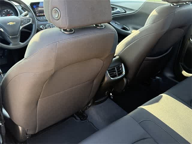 Thumbnail: 2023 Chevrolet Malibu - 14