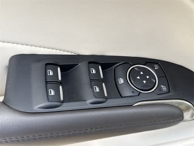 Thumbnail: 2019 Lincoln MKC - 9
