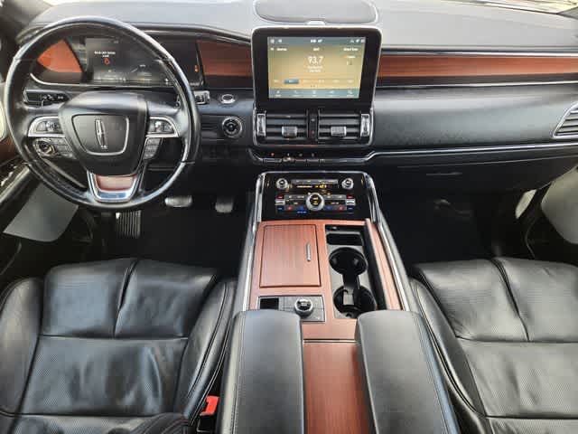 Thumbnail: 2021 Lincoln Navigator - 9