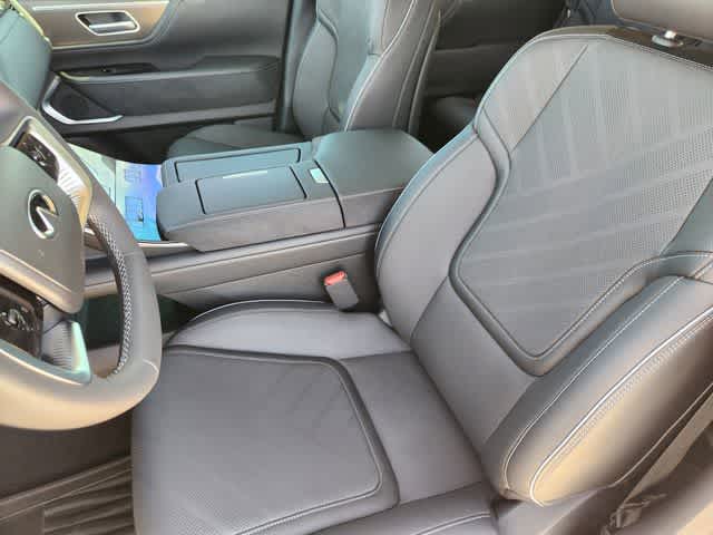 Thumbnail: 2026 INFINITI QX80 - 11