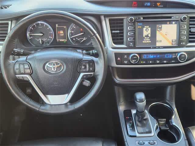Thumbnail: 2017 Toyota Highlander - 15
