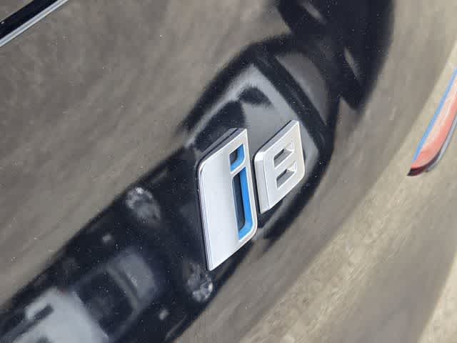 Thumbnail: 2016 BMW  - 7