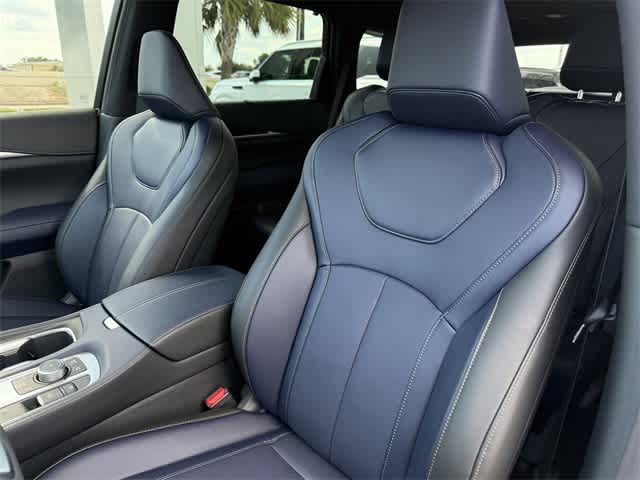 Thumbnail: 2026 INFINITI QX60 - 13