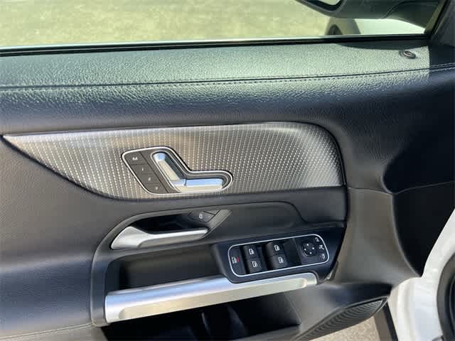 Thumbnail: 2020 Mercedes-Benz GLB - 21