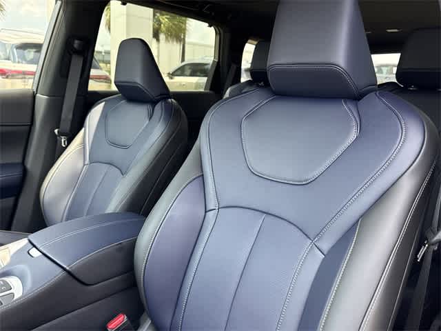 Thumbnail: 2026 INFINITI QX60 - 13