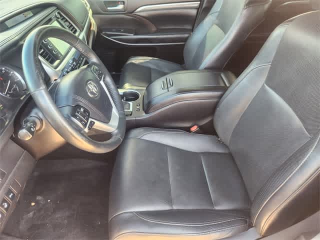 Thumbnail: 2017 Toyota Highlander - 11