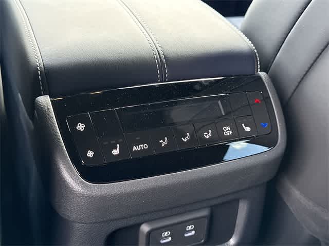 Thumbnail: 2026 INFINITI QX60 - 21