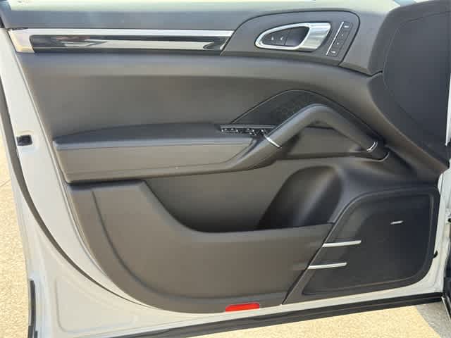 Thumbnail: 2016 Porsche Cayenne - 8