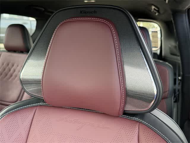 Thumbnail: 2026 INFINITI QX80 - 14