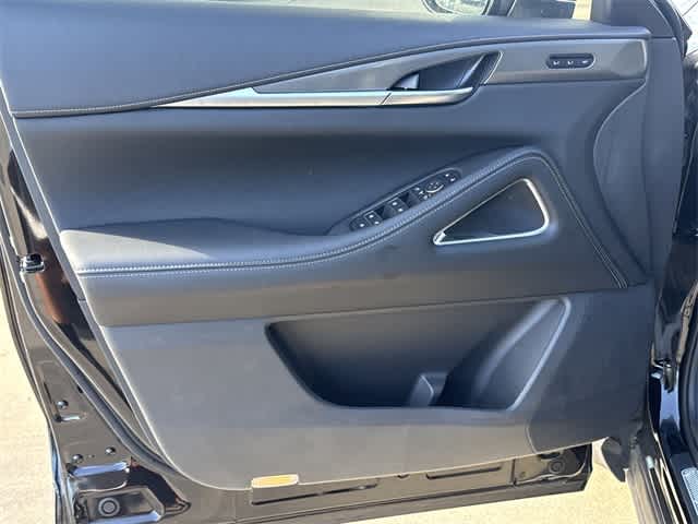 Thumbnail: 2026 INFINITI QX60 - 8