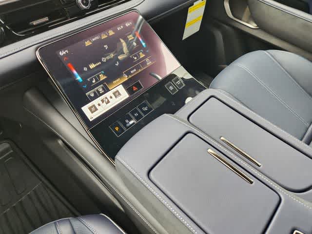 Thumbnail: 2026 INFINITI QX80 - 17