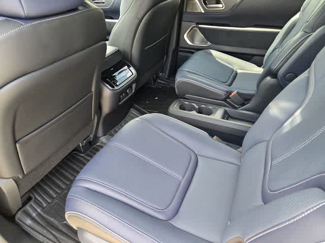 Thumbnail: 2026 INFINITI QX80 - 12