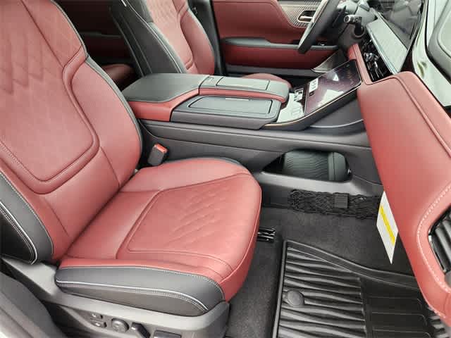 Thumbnail: 2026 INFINITI QX80 - 14