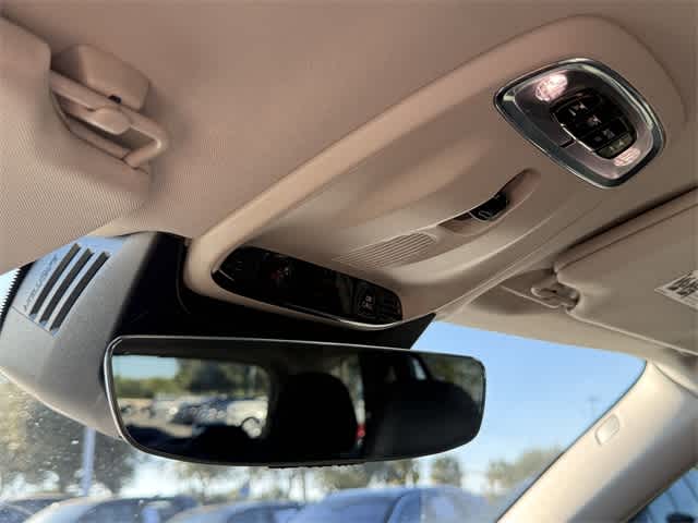 Thumbnail: 2022 Volvo XC90 - 25