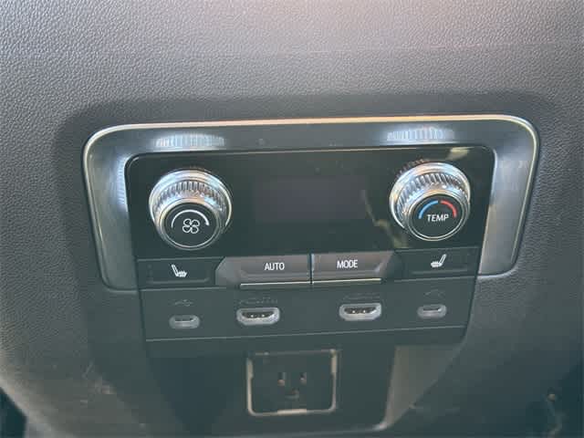 Thumbnail: 2021 GMC Yukon XL - 20