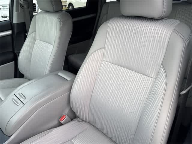 Thumbnail: 2016 Toyota Highlander - 12