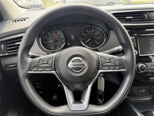 Thumbnail: 2022 Nissan Rogue Sport - 17
